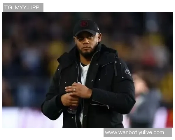 拜仁高层与孔帕尼今夏欲引西蒙斯交易遭赫内斯否决