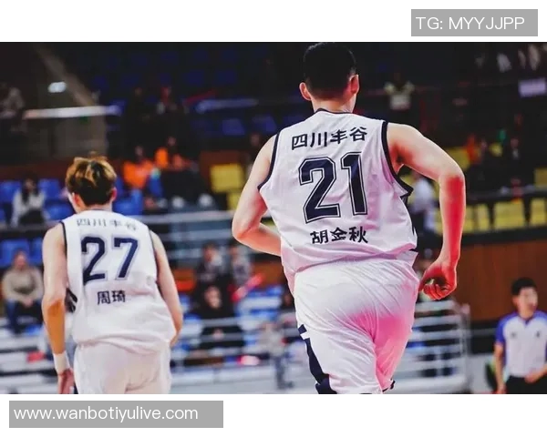 周琦半场强势表现内线统治力显现贡献7分5篮板助力球队奋勇争先