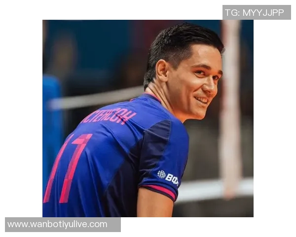 巴萨因克里斯滕森重伤紧急寻求新中卫中场球员或成替代方案